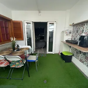https://apartamento-sofia-los-cristianos.tenerifehoteles.net